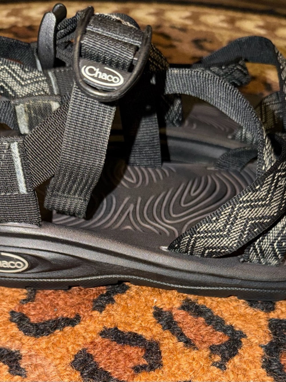 EUC Chaco Womens Black Hiking Sandals Size 8 - Comfortable Outdoor Traction
